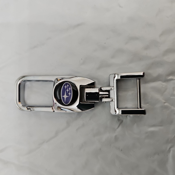 Silver Key Chain Clip W/Swivel Key Chain / Fob Ring - Picture 4 of 8